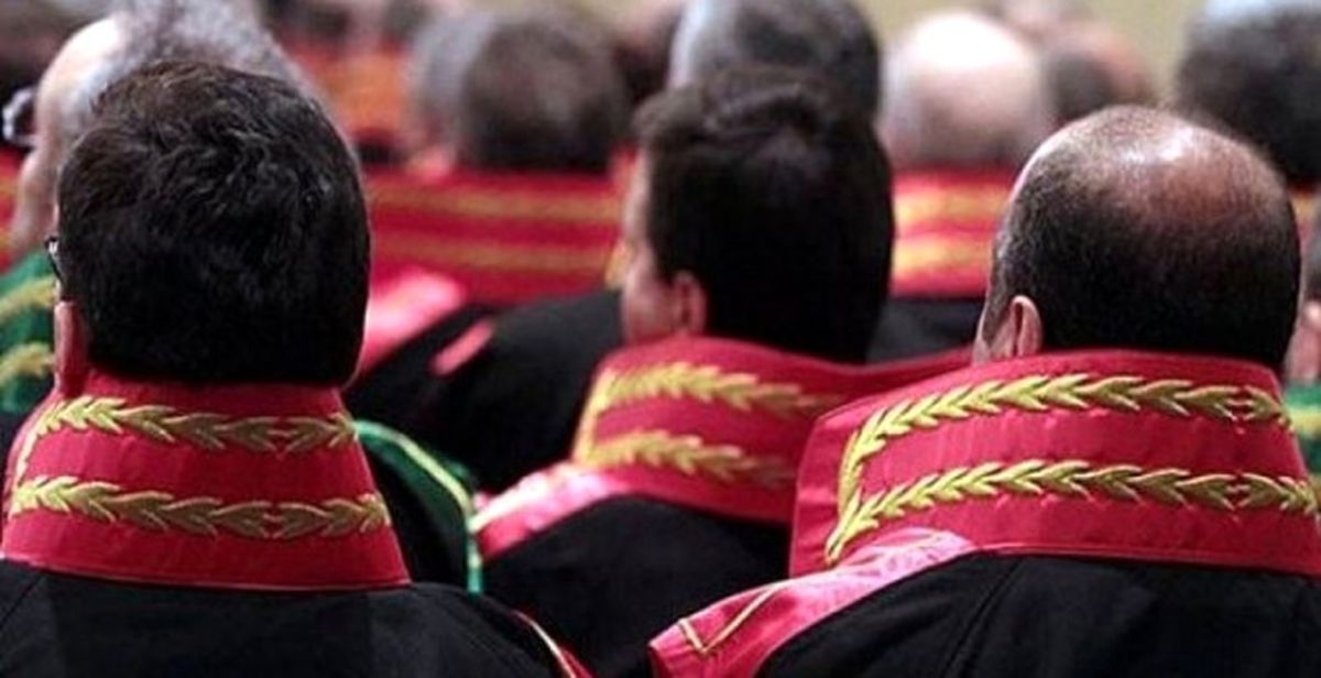 Kozan\'da İki Savcı ve Bir Hakim Görevinden Uzaklaştırıldı