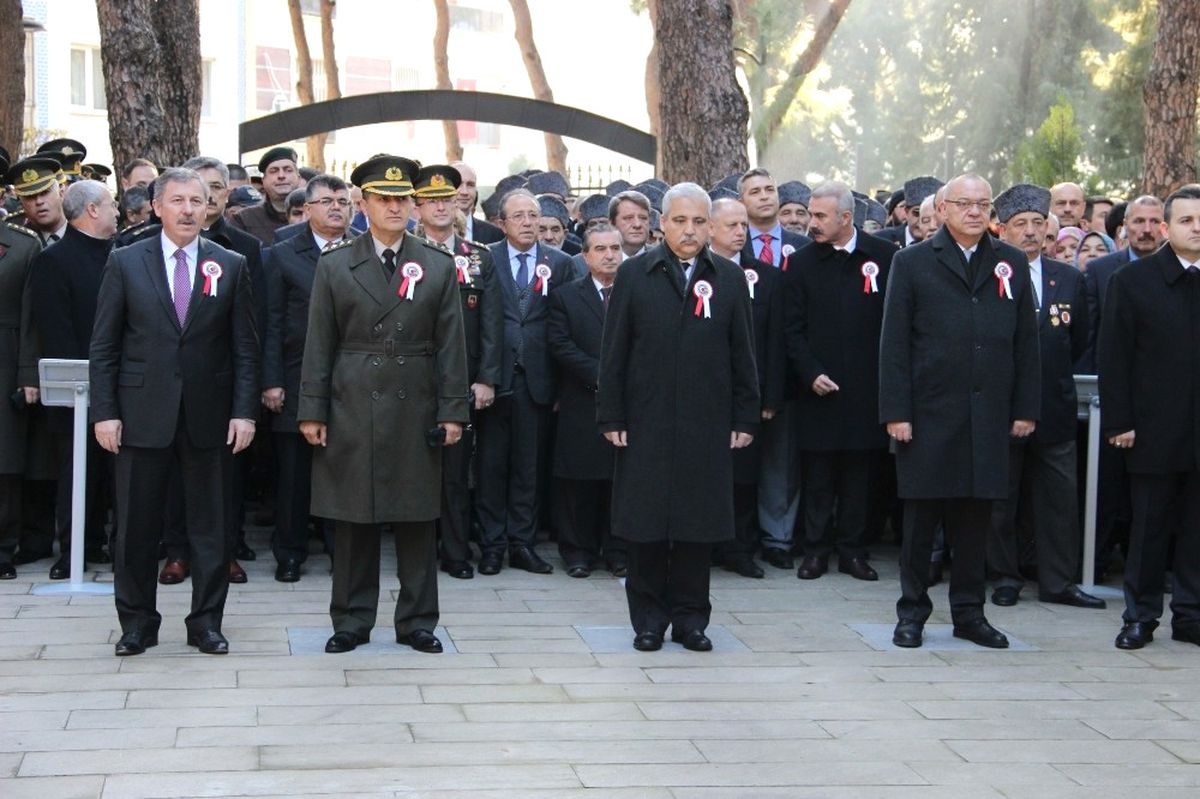 Manisa\'da Şehitleri Anma Töreni