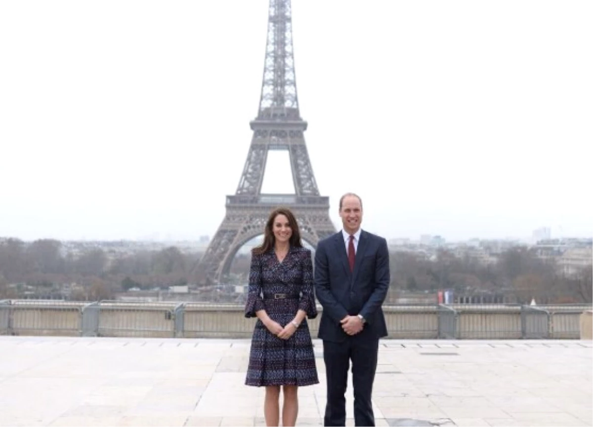 Prens Eve Döndü, Kate Middleton\'la Kamuoyunun Karşısına Çıktı