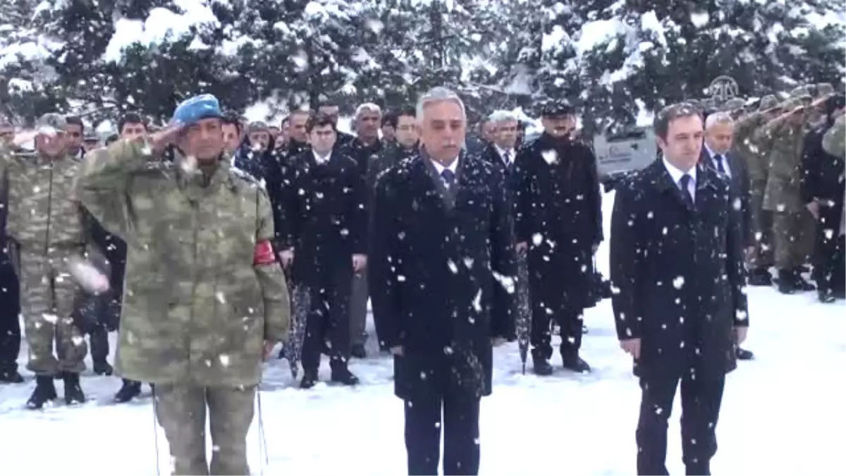 Şehitleri Anma Günü ve Çanakkale Deniz Zaferi\'nin 102. Yılı