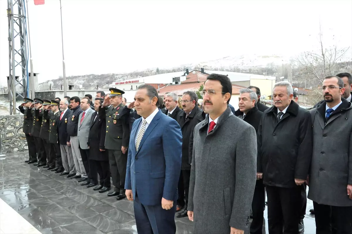 Şehitleri Anma Günü ve Çanakkale Deniz Zaferi\'nin 102. Yılı