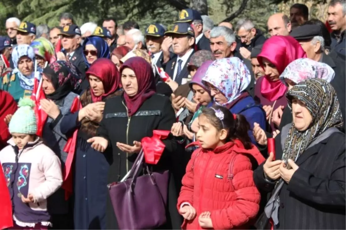 Şehitleri Anma Günü ve Çanakkale Deniz Zaferi\'nin 102. Yılı