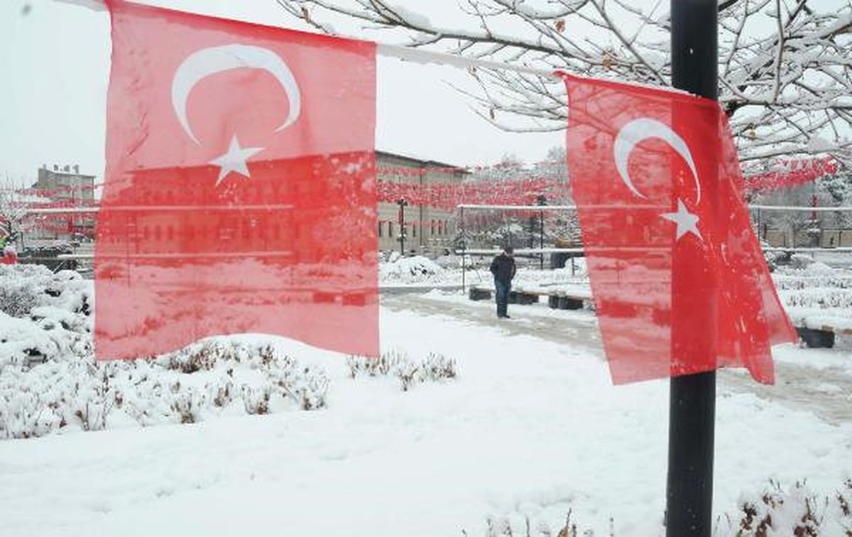 Sivas\'ta Kar Yağışı Etkili Oldu