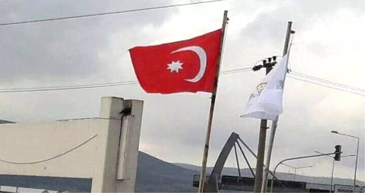 Türk Bayrağı Yerine Osmanlı Bayrağı Göndere Çekildi