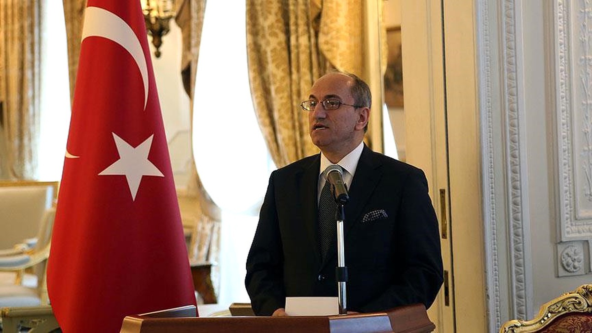 Türkiye\'nin Londra Büyükelçisi Bilgiç Türk Öğrencilerle Buluştu