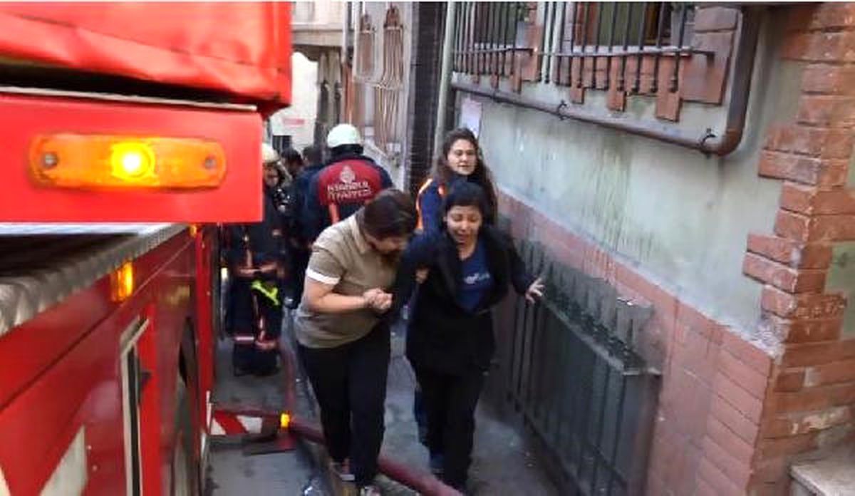 Yine Beyoğlu,yine Yangın,yine Çocuklar....