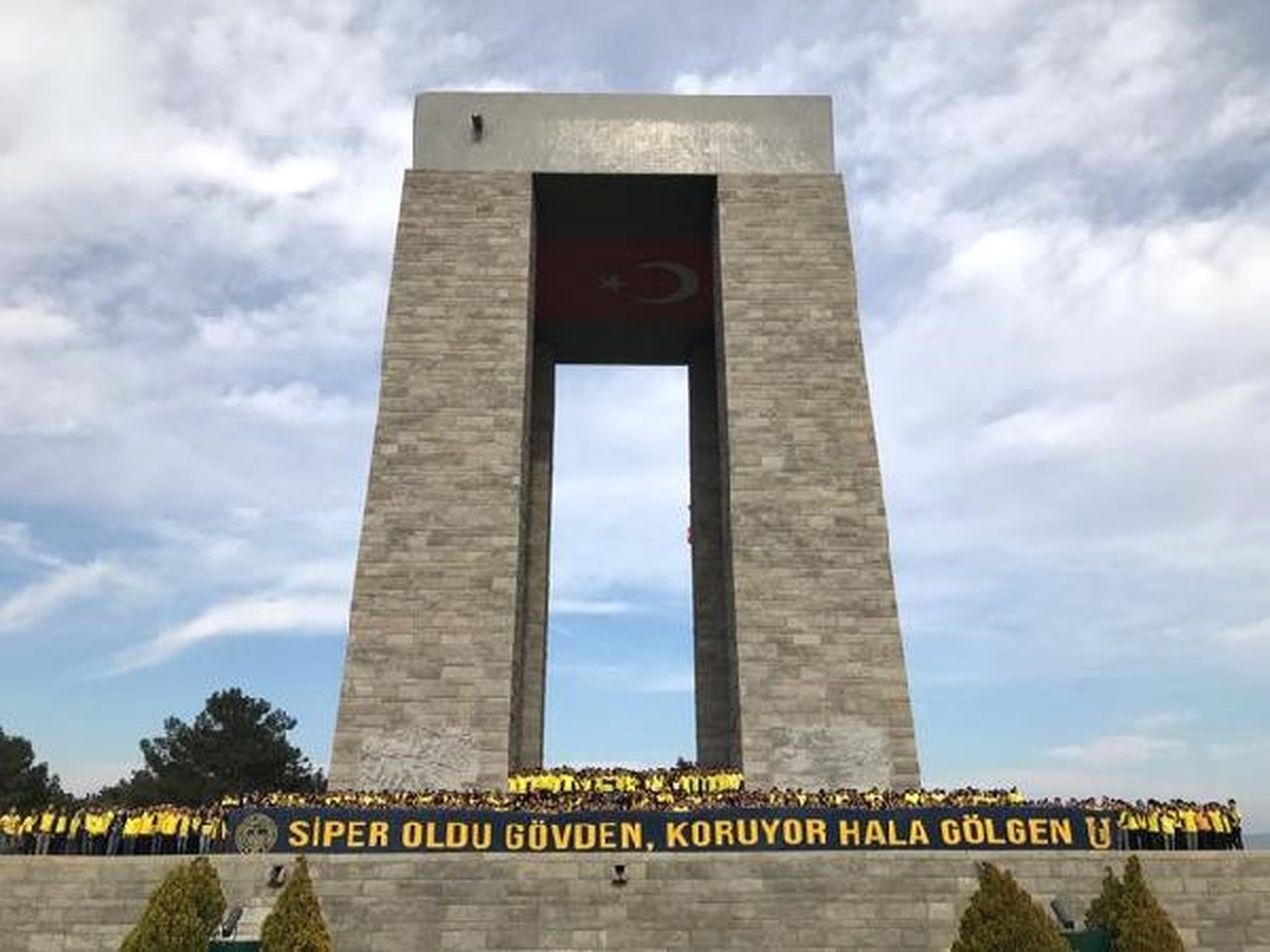 1907 Ünifeb Üyeleri Çanakkale Şehitliklerine Akın Etti