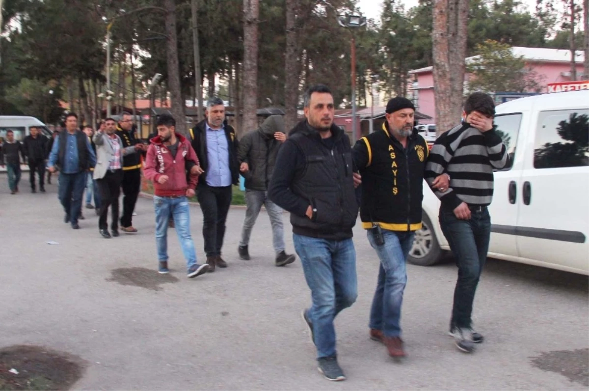 Adana\'da Yasa Dışı Bahis Operasyonu: 14 Gözaltı
