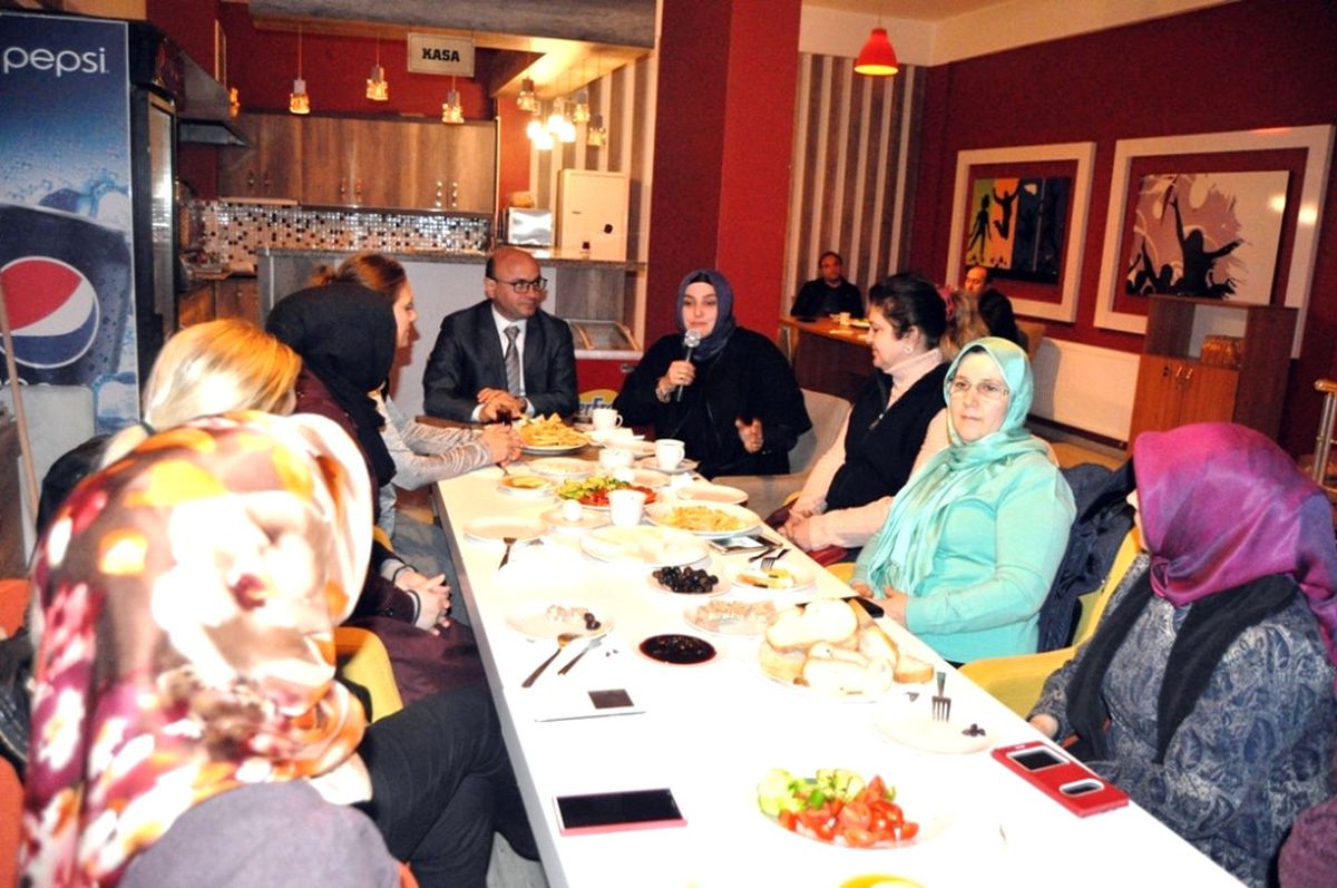 Ak Kadınlar Sahada