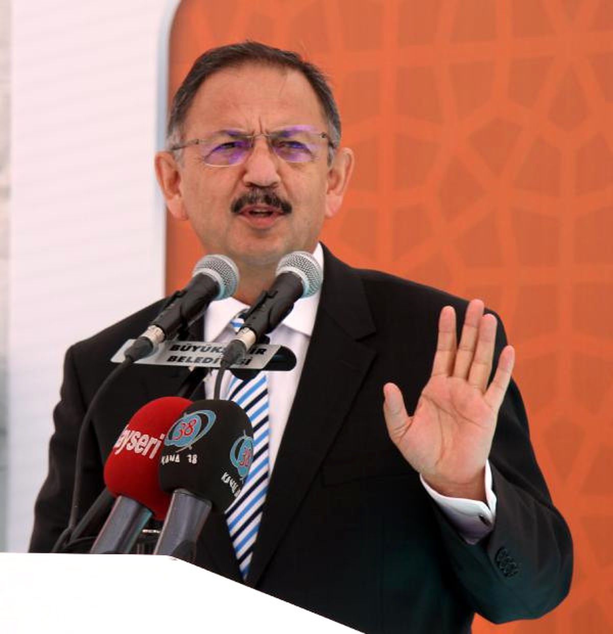 Bakan Özhaseki: Bayrak ve Ezan İçin Canımızı Veririz (2)