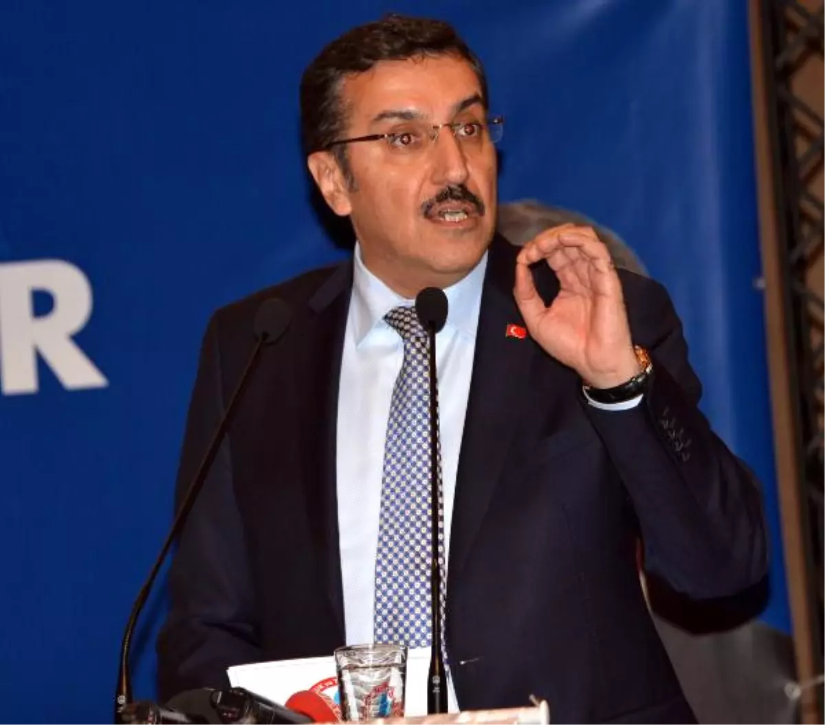 Bakan Tüfenkci: "Esnafımız Cumhurbaşkanlığı Hükümet Sistemi\'ne \'Evet\' Diyor"