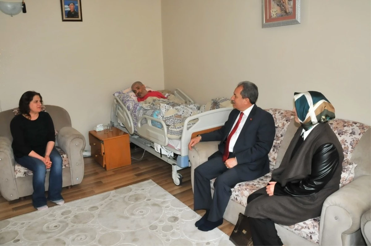 Başkan Akkaya\'dan Şehit Ailelerine Ziyaret