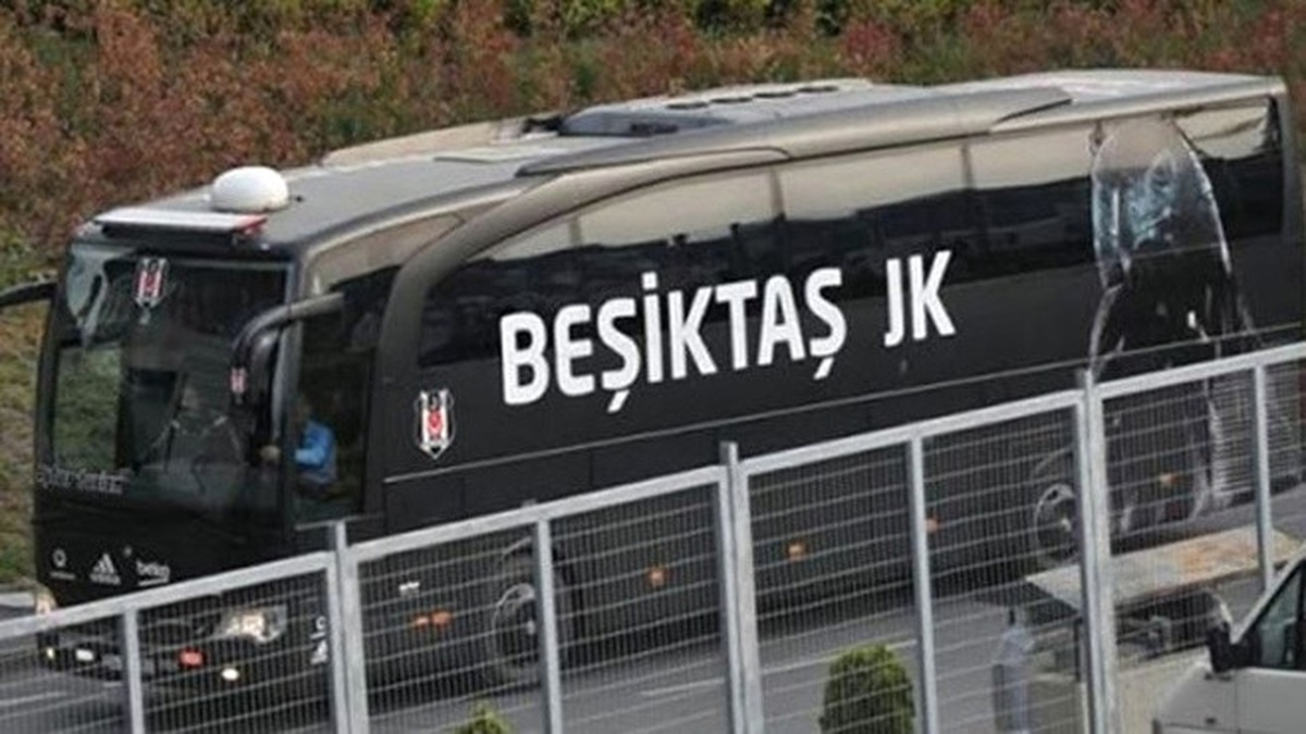 Beşiktaş Otobüsüne Dönüş Yolunda Taşlı Saldırı