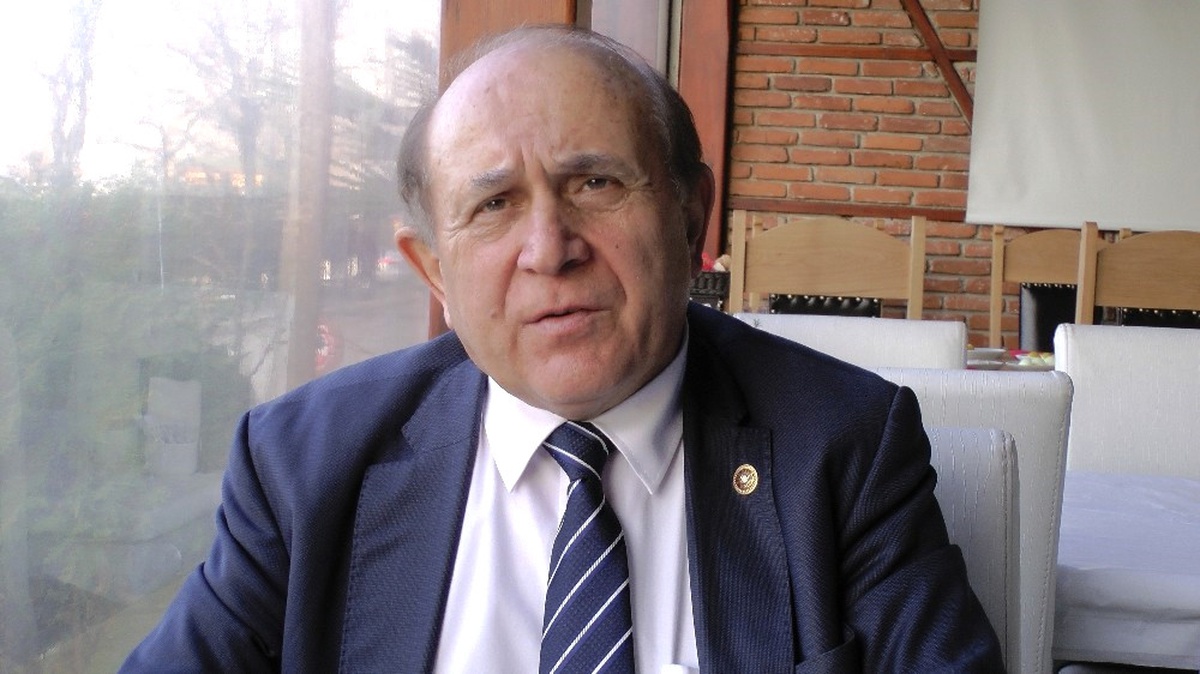 Burhan Kuzu: "Avrupa, Kendim Ettim Kendim Buldum Türküsünü Söylesin"