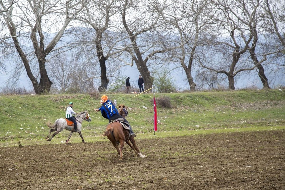 Bursa\'da Cirit Oyunları Nefes Kesti
