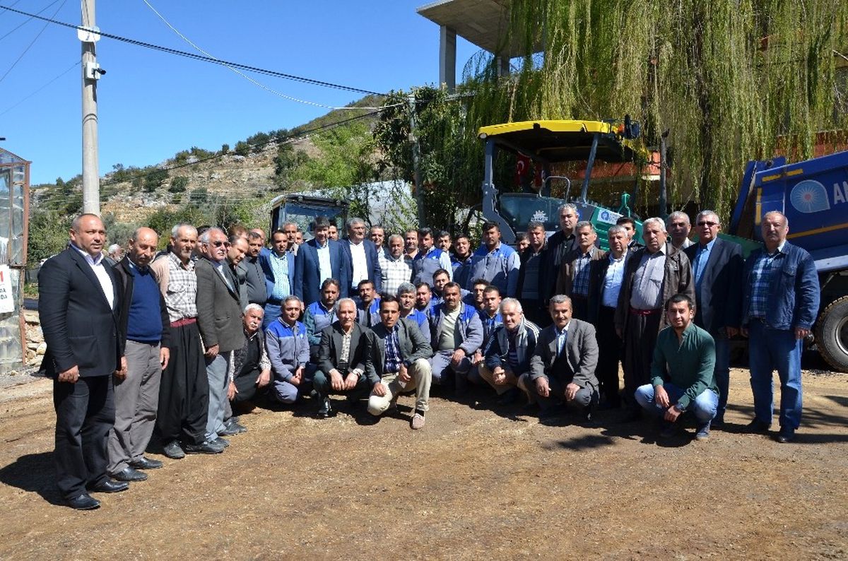 Büyükşehir Belediye Başkanı Türel, Alanya\'da Yapılan Katlı Kavşakları İnceledi