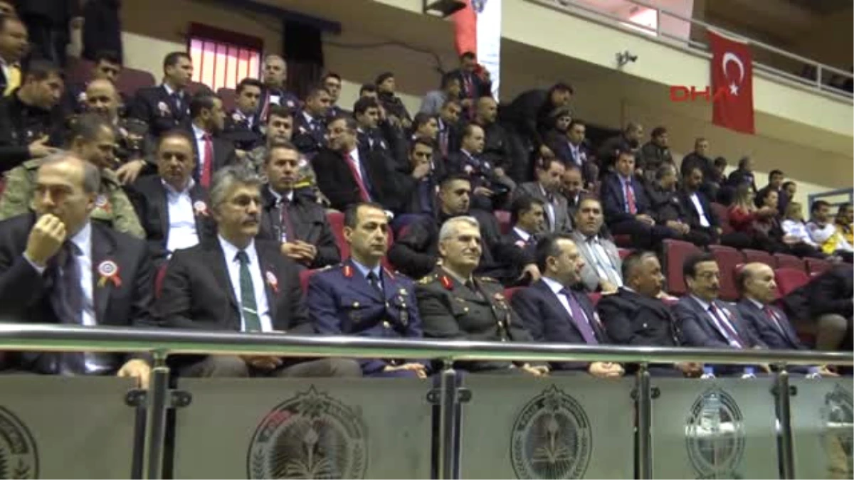 Diyarbakır Valisi Aksoy, Yeni Mezun Olan Polislere \'Gaffar Okkan\'ı Örnek Gösterdi