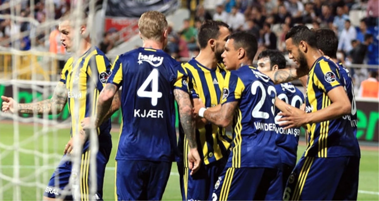 Fenerbahçe, Van Der Wiel\'e \'Kendine Kulüp Bul\' Çağrısı Yaptı