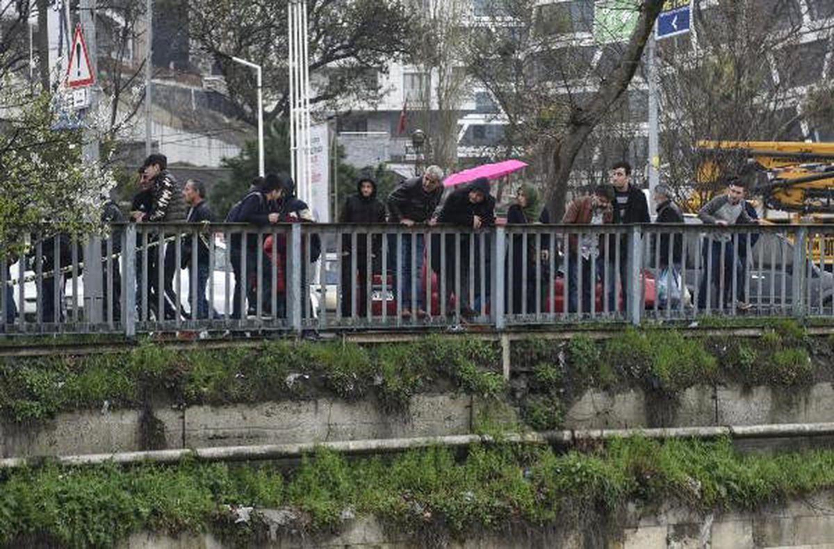 Kağıthane Deresi\'nde Ceset Bulundu