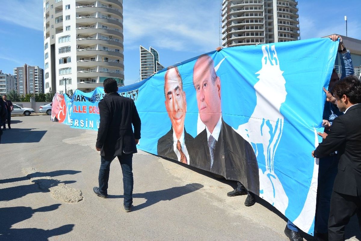 Meral Akşener Mersin\'de Protesto Edildi
