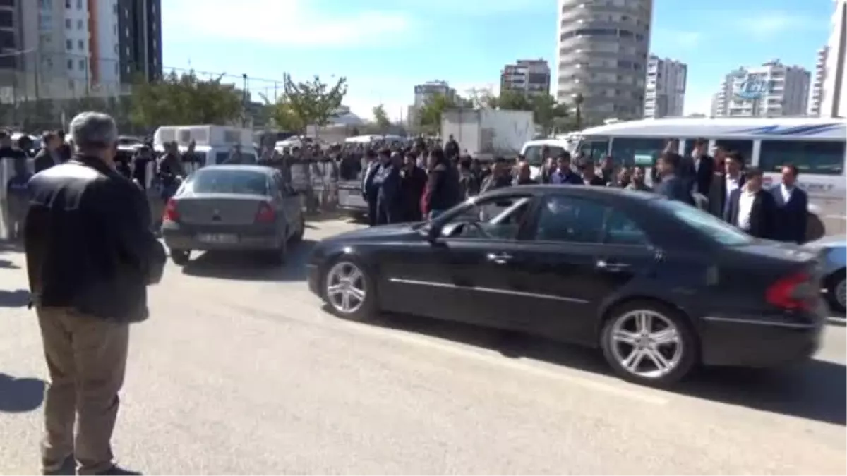 Meral Akşener Mersin\'de Protesto Edildi