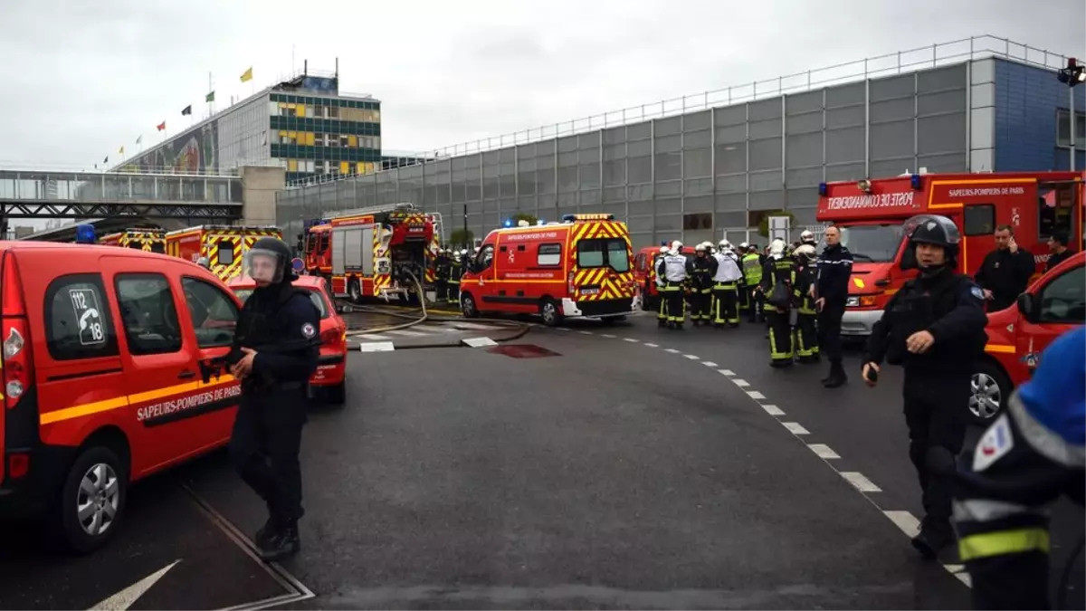 Polis, Paris Orly Havalimanı\'ndaki \'Saldırganı Vurdu\'