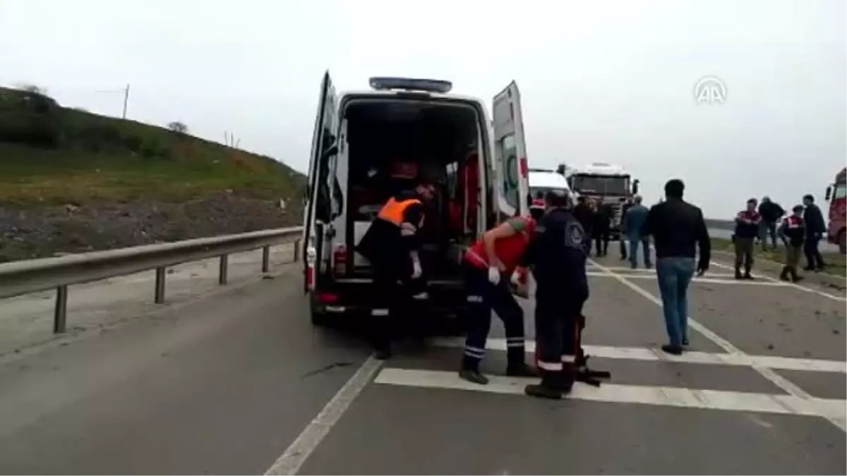 Pendik\'te Trafik Kazası: 3 Yaralı