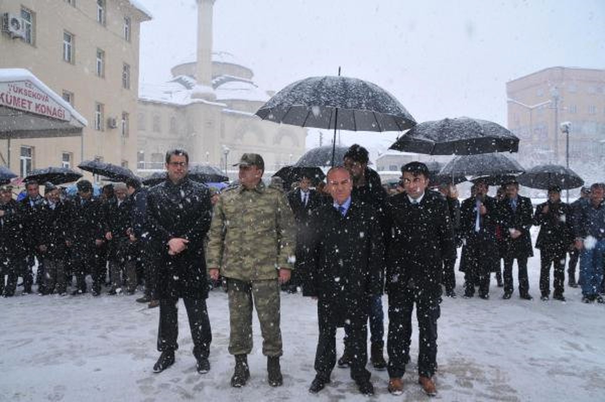 Şehitleri Anma Günü ve Çanakkale Deniz Zaferi\'nin 102. Yılı