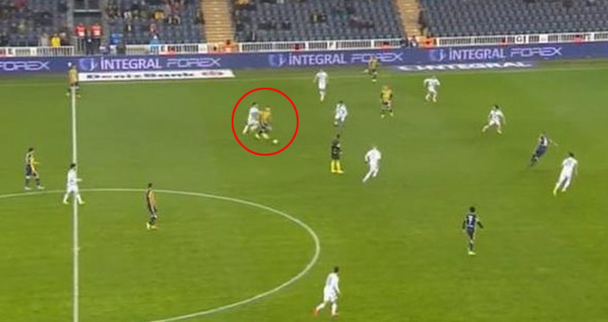 Skrtel'in Konyaspor'a Attığı Gol Dünyaca Ünlü Site Reddit'e Konu Oldu
