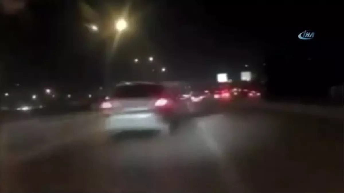 Trafik Magandası Makas Atarken Önündeki Araca Böyle Çarptı