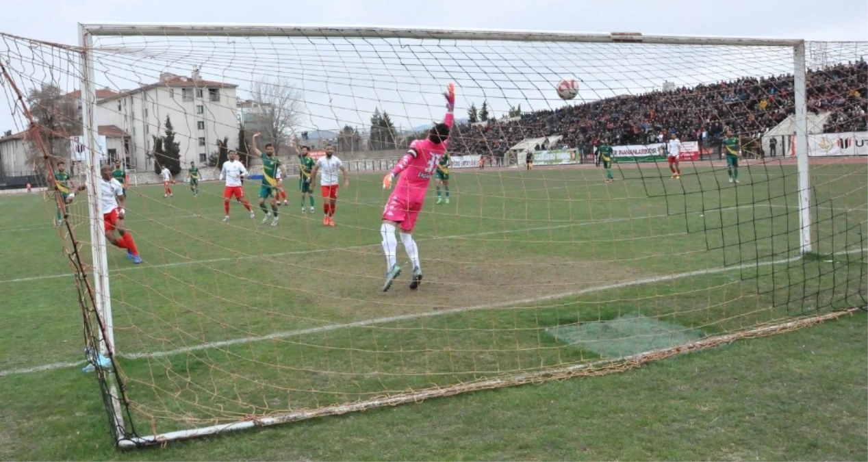 Utaş Uşakspor Evinde Galip