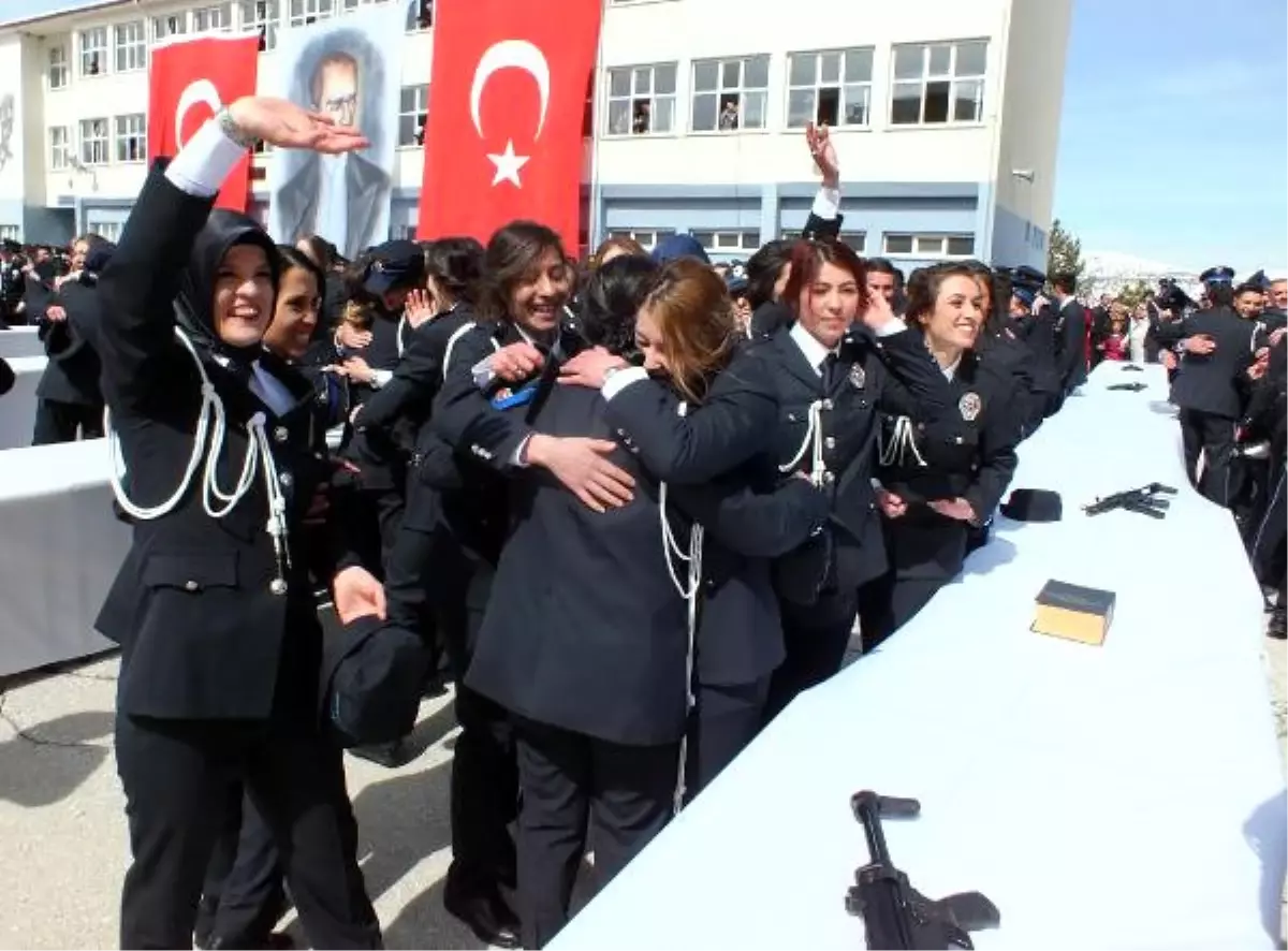 Yozgat\'ta 1100 Polis Adayı Yemin Ederek Diploma Aldı