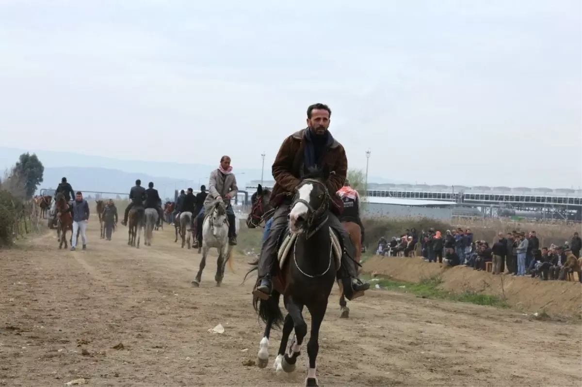 Atlar Kocagür\'de Çanakkale Şehitleri İçin Koştu