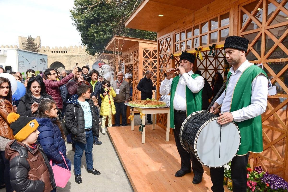 Azerbaycan\'da Nevruz Coşkuyla Kutlanıyor