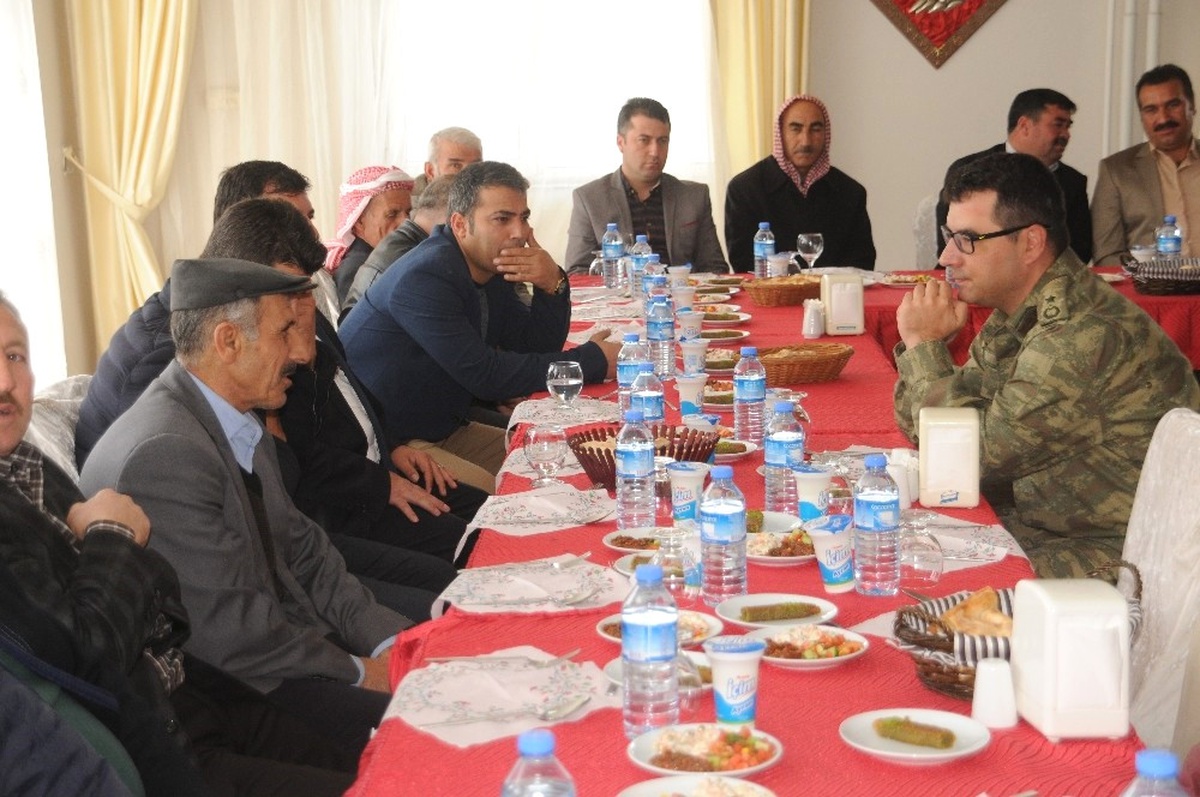 Cizre\'de Şehit ve Gazi Yakınları Yemekte Bir Araya Geldi