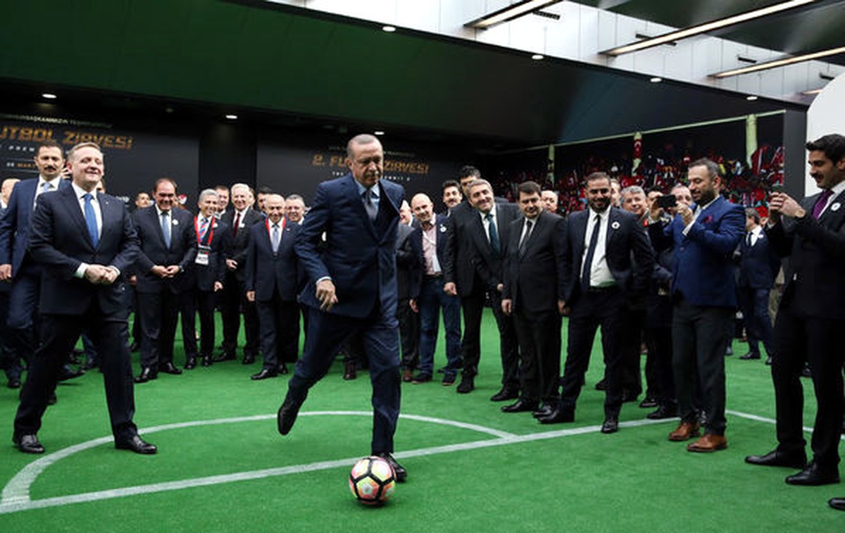 Dha İstanbul - Cumhurbaşkanı Erdoğan Futbol Zirvesinde Penaltı Kullandı