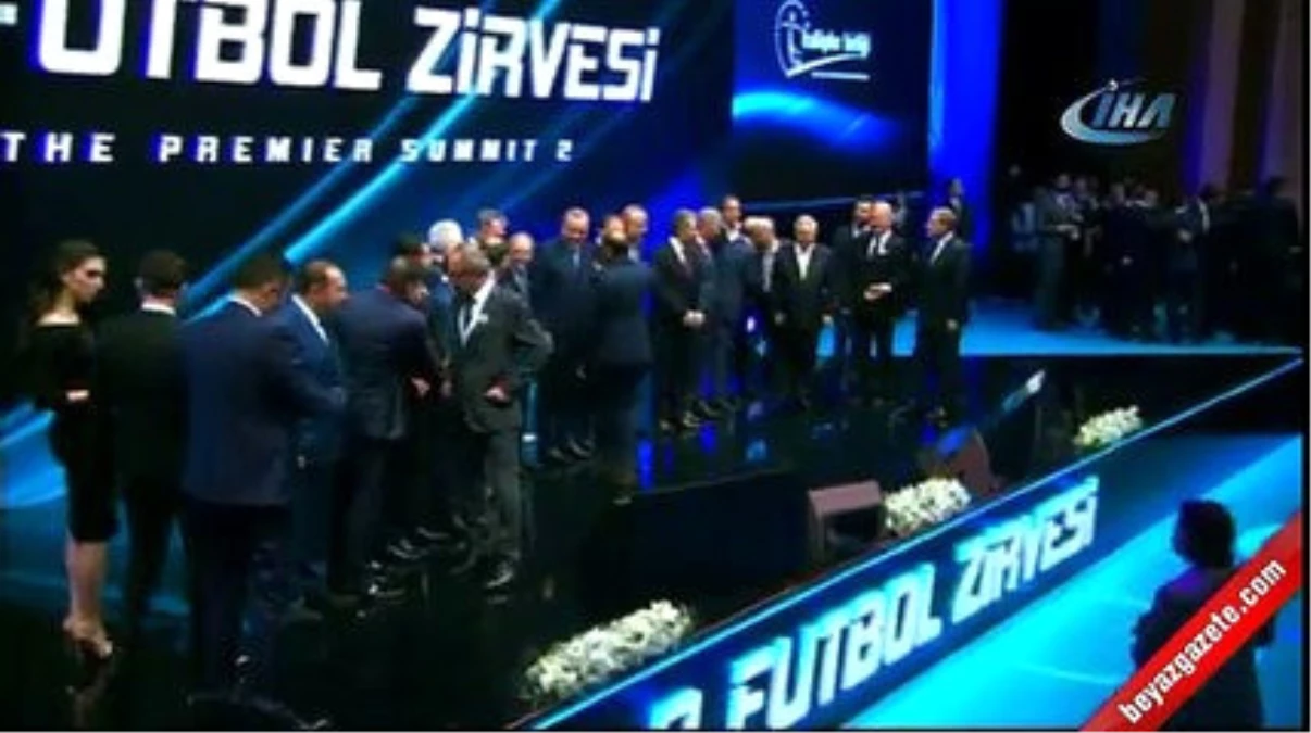 Futbol Zirvesinde Köşe Kapmaca