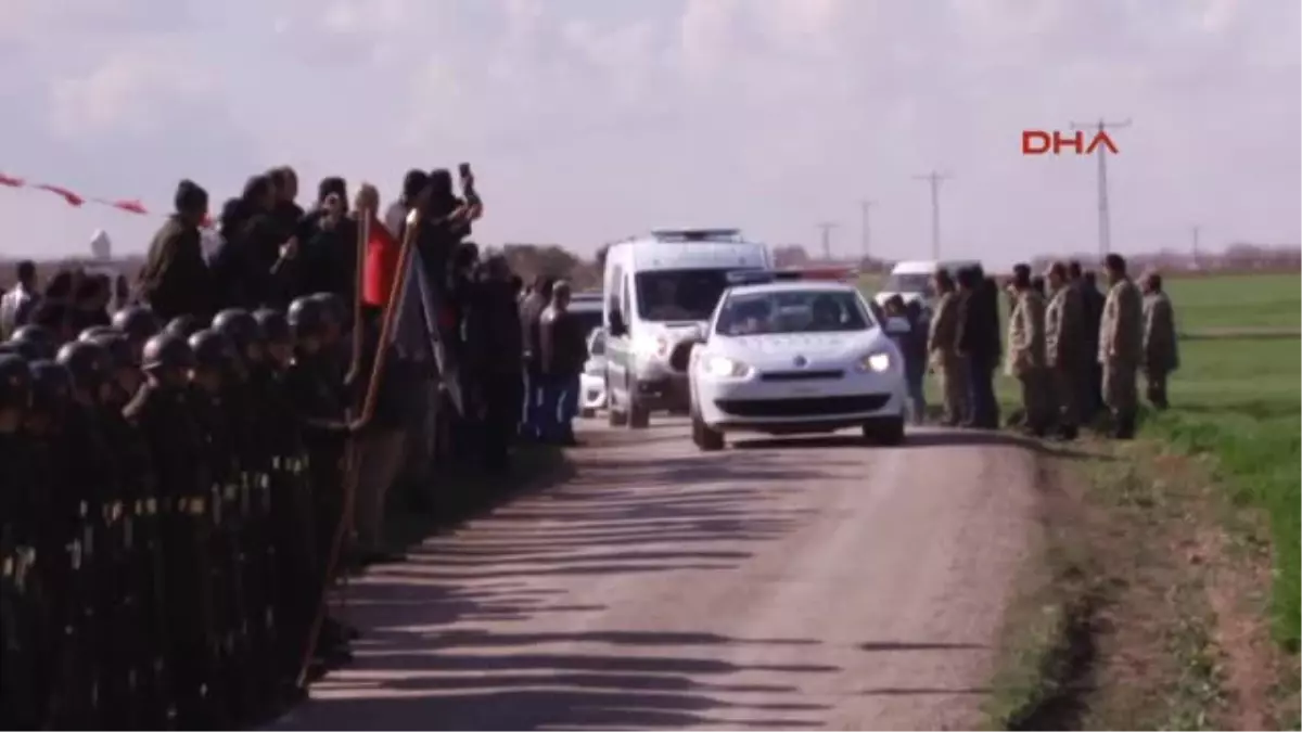 Gaziantep Şehit Yüzbaşı\'nın Cenazesi Gaziantep\'te Toprağa Verildi