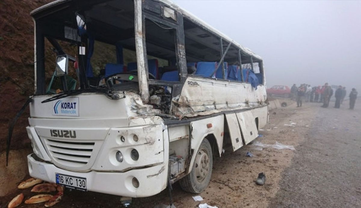 Güncelleme - Maden İşçilerini Taşıyan Servis Aracı Tıra Çarptı