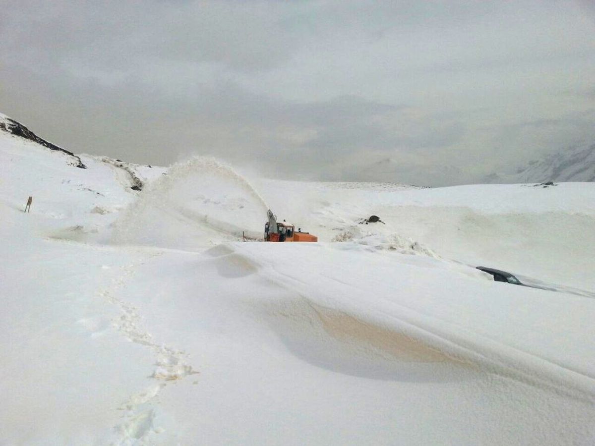 Hakkari\'de 3 Köy ile 13 Mezra Yolu Ulaşıma Kapandı