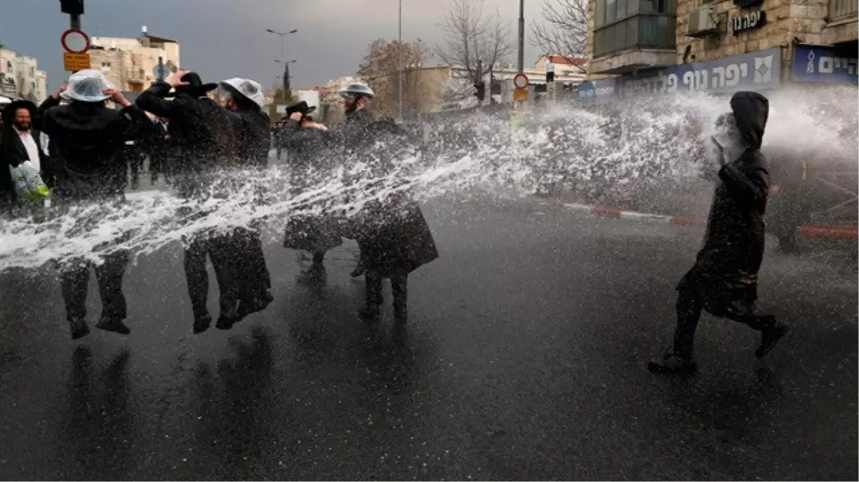 İsrail\'de "Zorunlu Askerlik" Protestosu