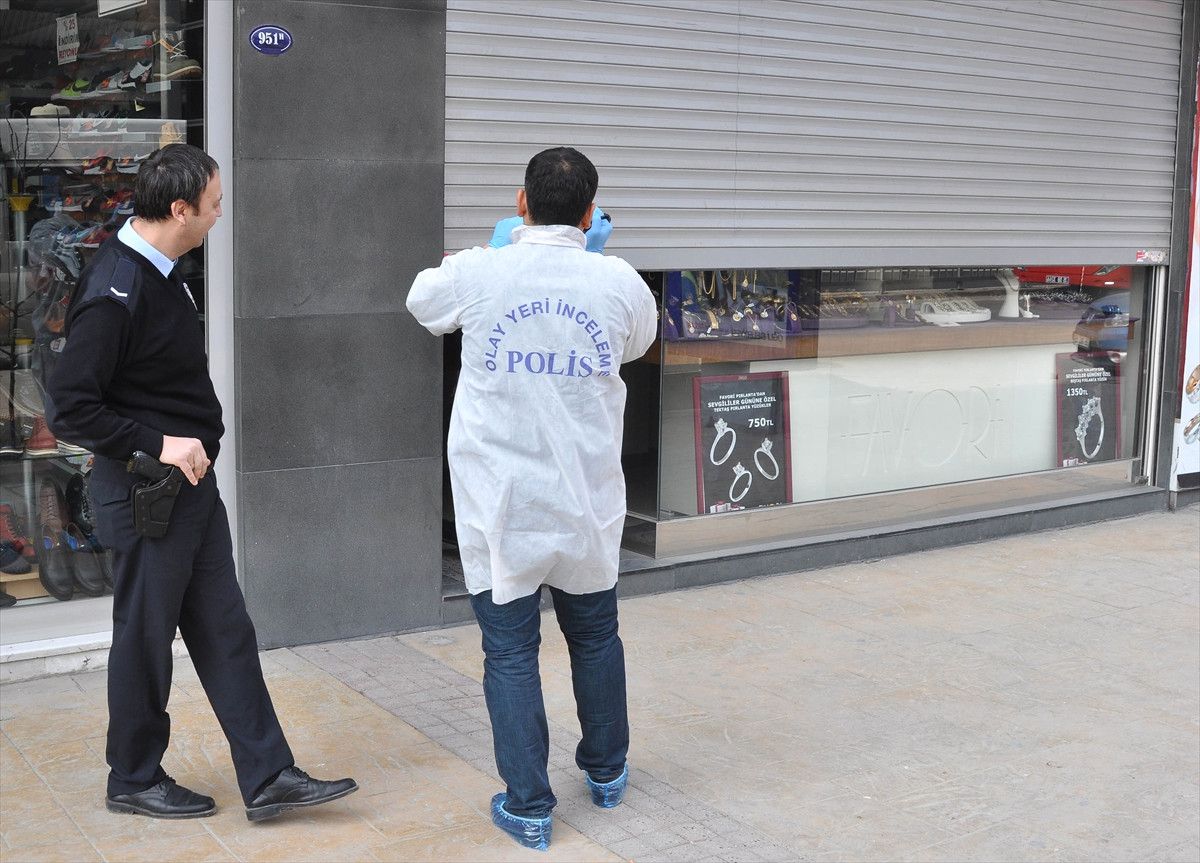 İzmir\'deki Kuyumcu Soygunu