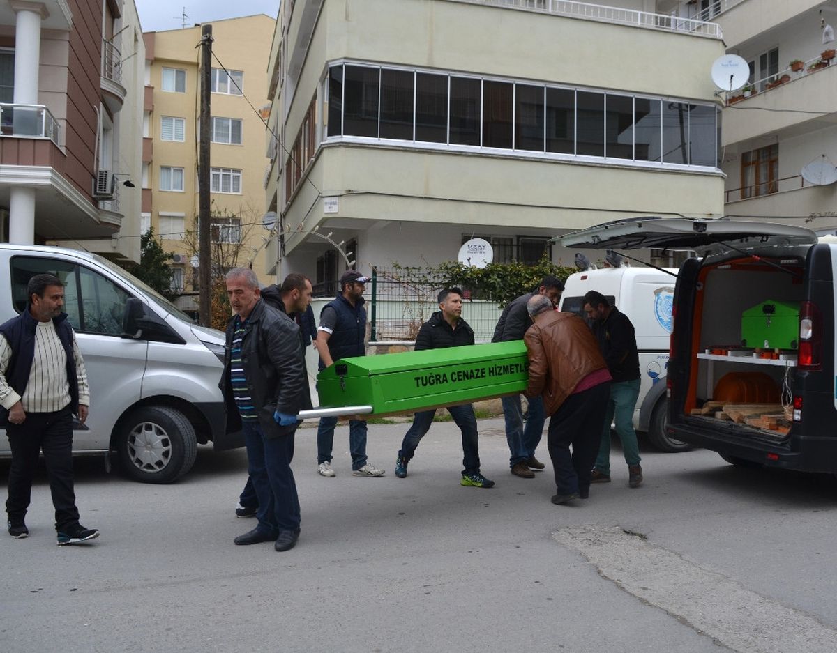İzne Gelen Er Ablasının Evinde Öldü