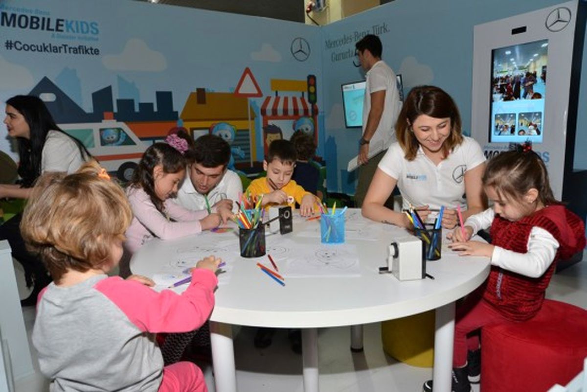 Mercedes\'ten Miniklere Trafik Eğitimi