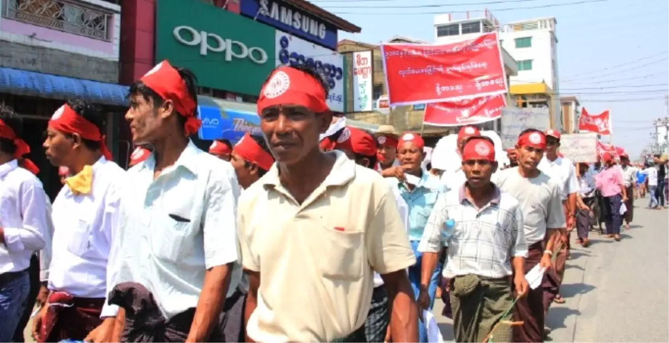 Myanmar\'da, Arakanlı Müslümanlara Vatandaşlık Protestosu