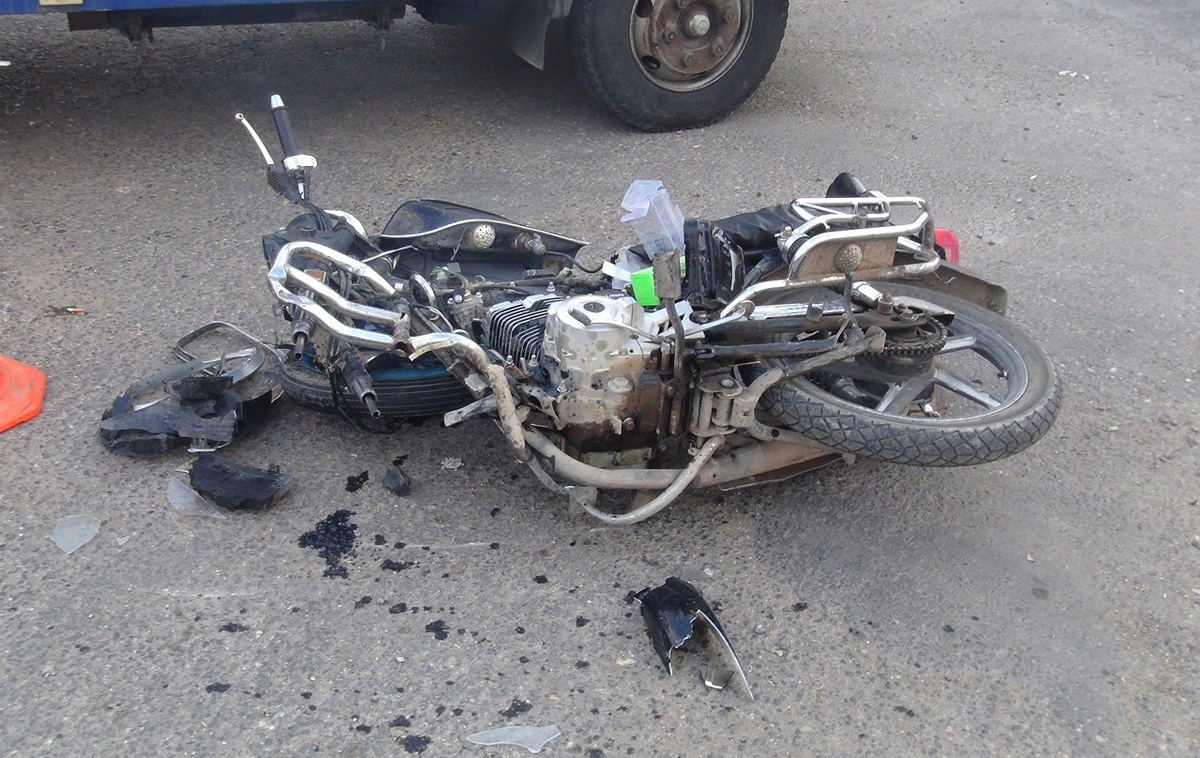 Motosiklet Konvoyunda Kaza Kamerada