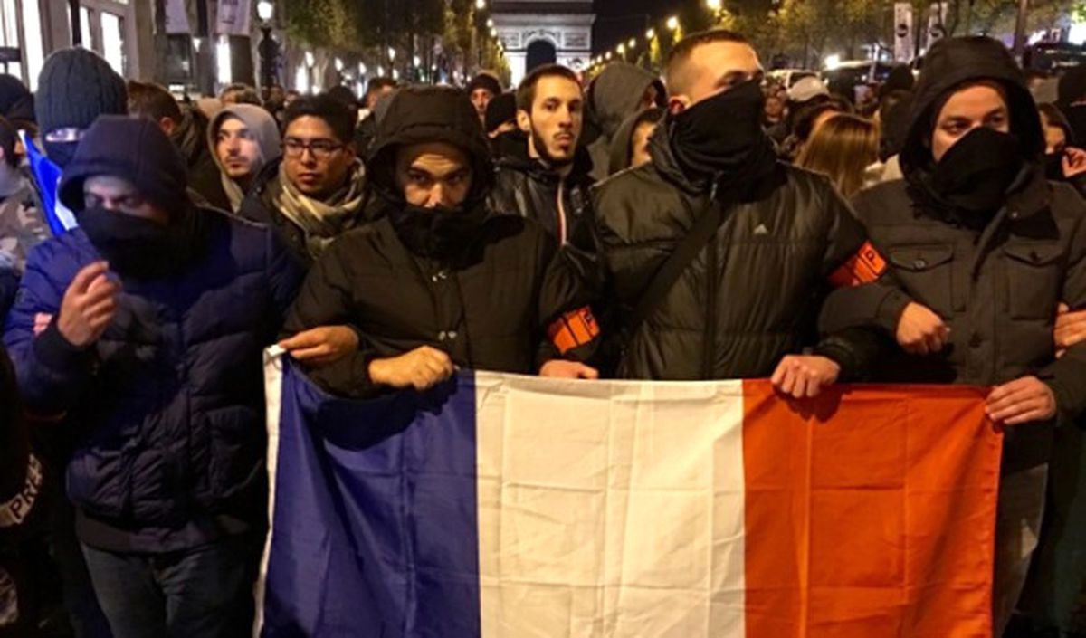 Paris\'te Polis Şiddetine Karşı Protesto