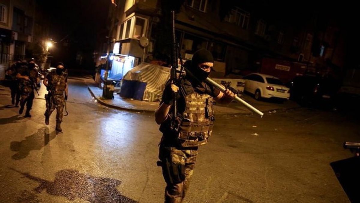 PKK\'ya Operasyon: 960 Gözaltı