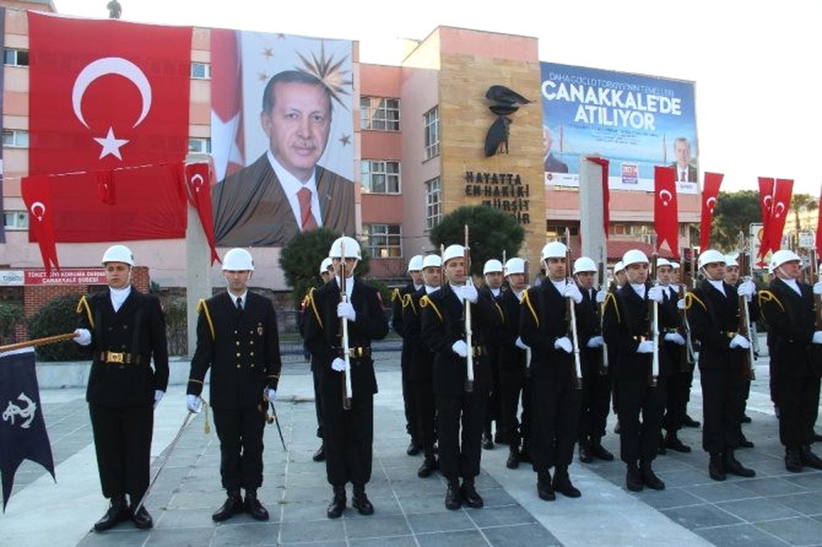 Şehitleri Anma Günü ve Çanakkale Deniz Zaferi\'nin 102. Yılı
