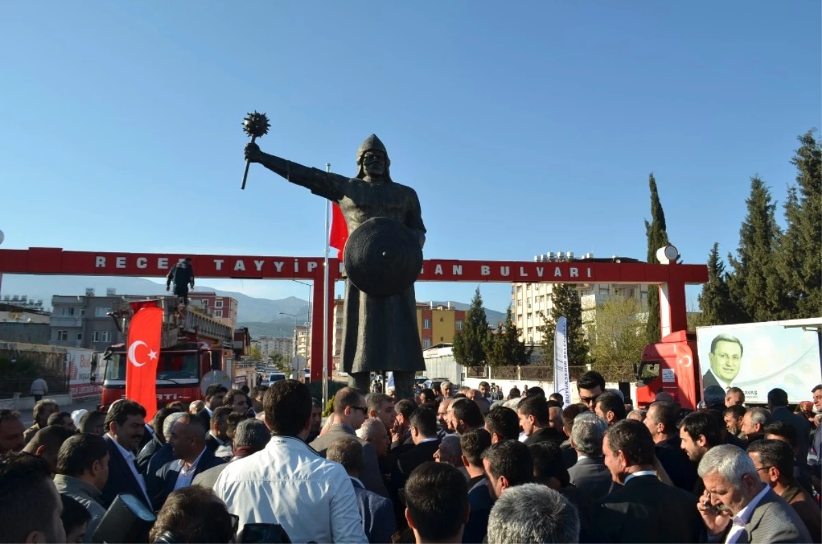 Süleyman Şah\'ın Heykeli Törenle Açıldı